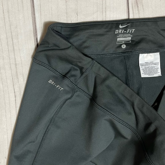 Nike Dri-Fit activewear joggers size L - Picture 4 of 9